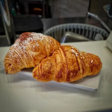 Couette-café Stazione 4*